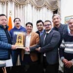 मुख्यमंत्री धामी से सिडकुल इंटरप्रेन्योर वेलफेयर सोसाइटी पंतनगर के प्रतिनिधि मंडल ने की भेंट, प्रदेश में उद्योगों को बढ़ावा देने के लिए किए जा रहे हैं कारगर प्रयास- मुख्यमंत्री