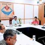 मुख्य सचिव ने जिलाधिकारियों के साथ वीडियो कॉन्फ्रेंसिंग के माध्यम से की समीक्षा बैठक, सरकारी परिसंपत्तियों की अनिवार्य मैपिंग और जियोफेंसिंग के दिए निर्देश